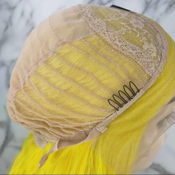 💫 22” YELLOW STRAIGHT LACE FRONT WIG💫 *NEW*